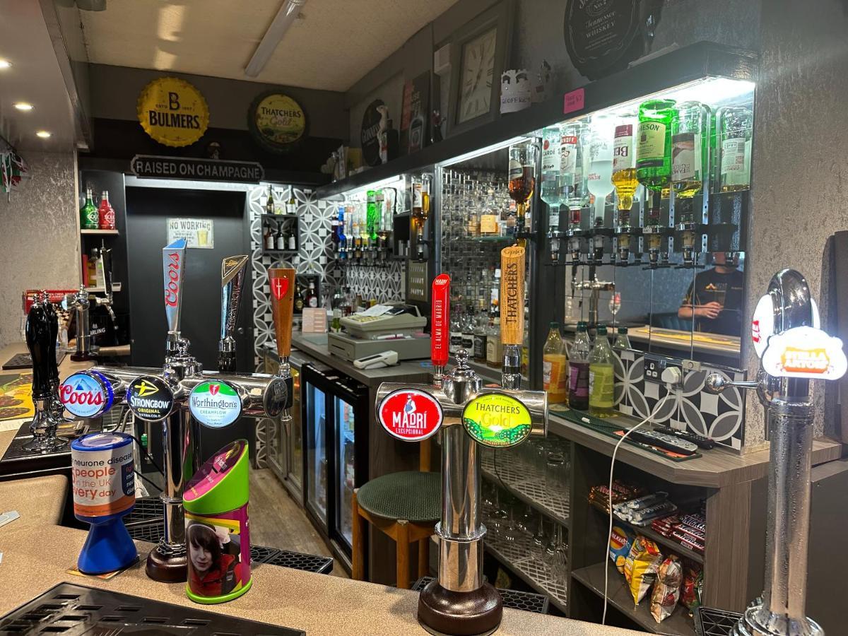 The Angel Inn Troed-y-rhiw Esterno foto